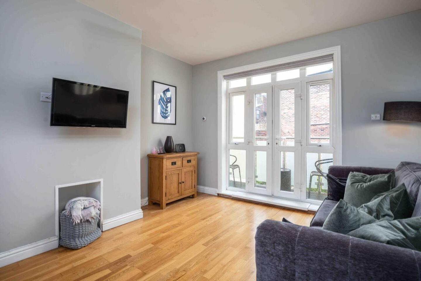 Stylish & Spacious 3 Bed Apartment With Parking Sheffield Esterno foto