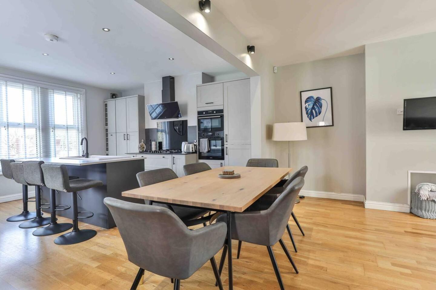 Stylish & Spacious 3 Bed Apartment With Parking Sheffield Esterno foto