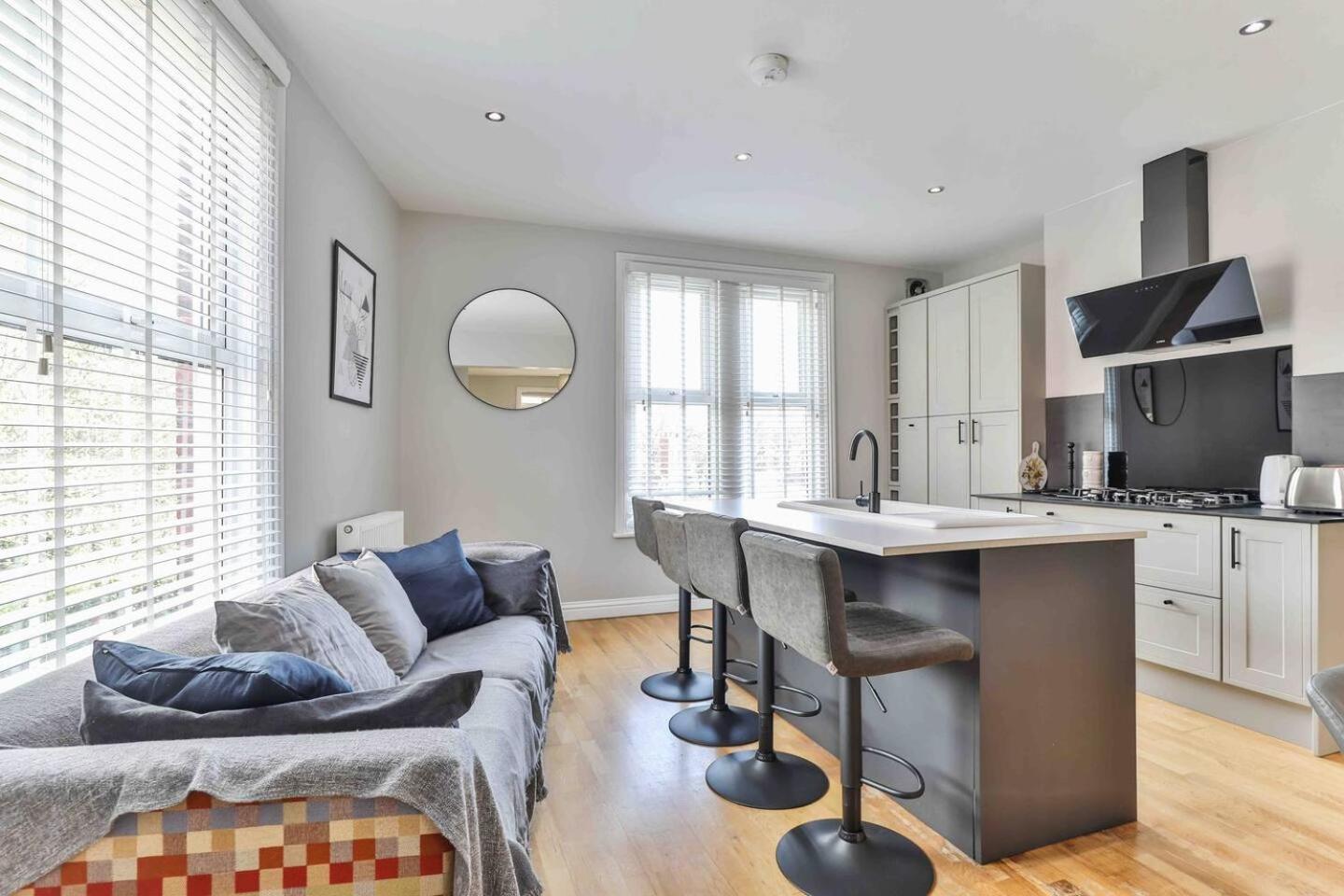 Stylish & Spacious 3 Bed Apartment With Parking Sheffield Esterno foto