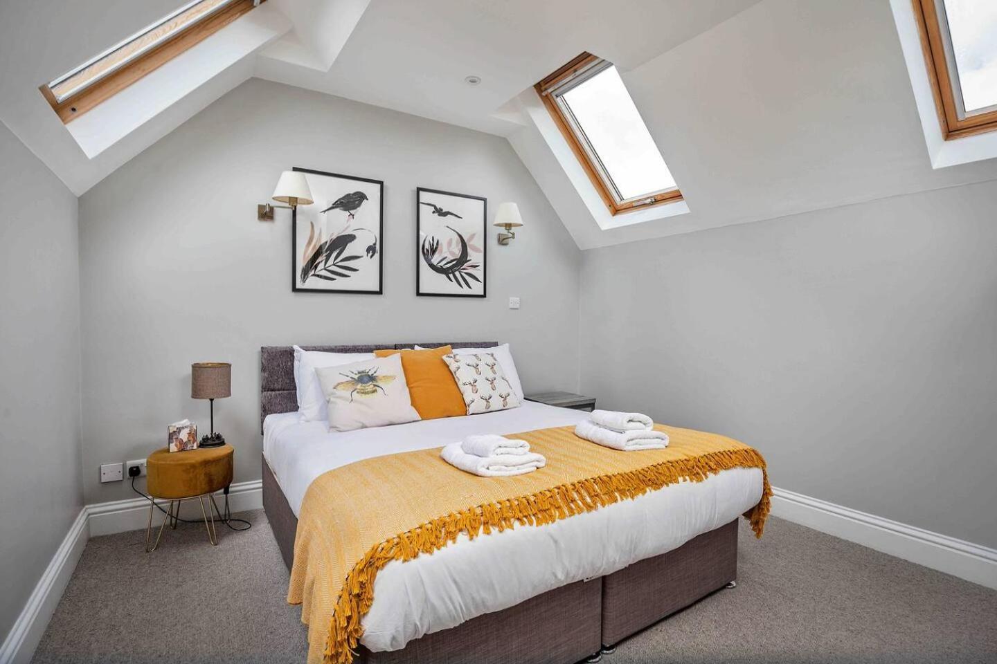 Stylish & Spacious 3 Bed Apartment With Parking Sheffield Esterno foto