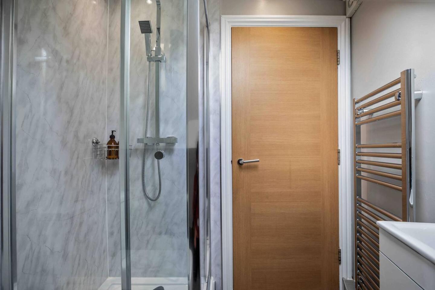 Stylish & Spacious 3 Bed Apartment With Parking Sheffield Esterno foto