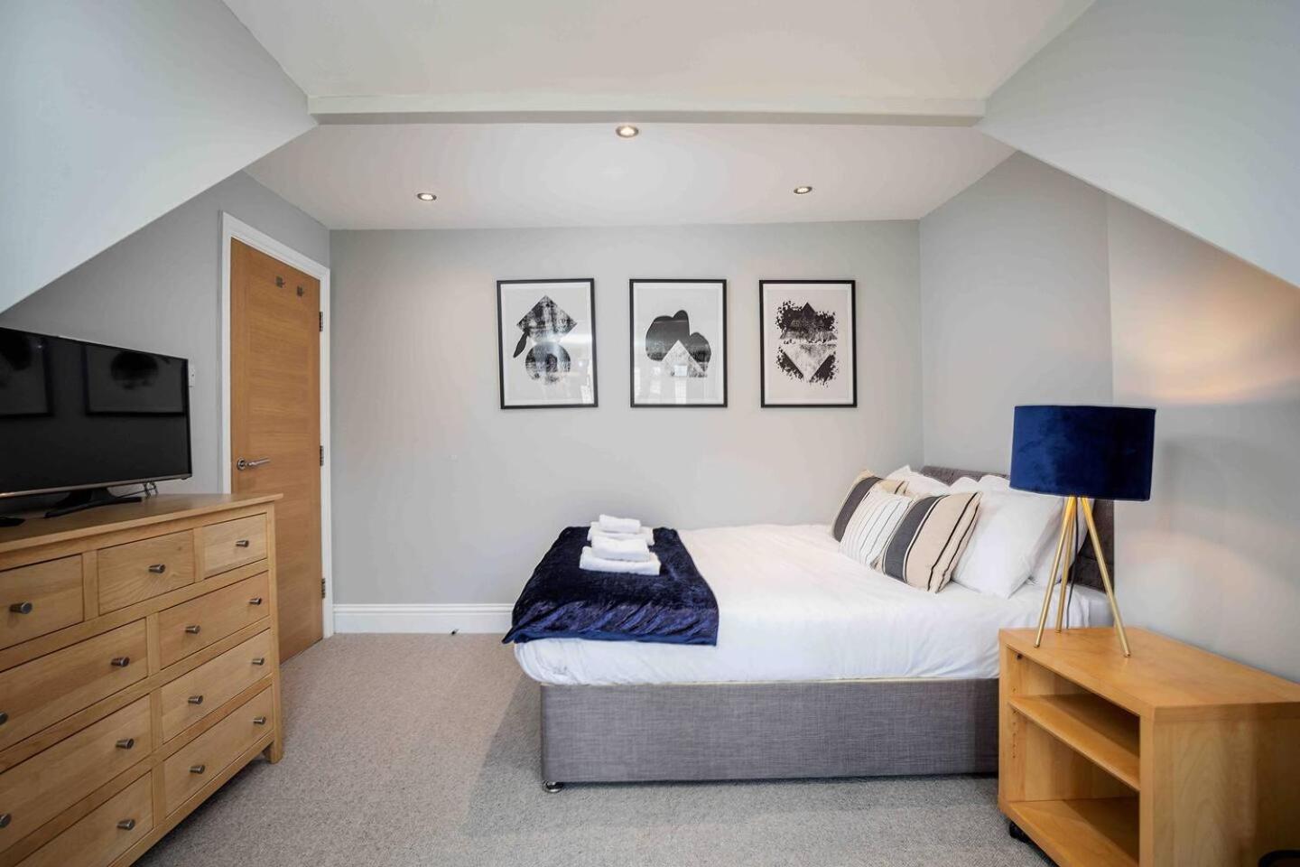 Stylish & Spacious 3 Bed Apartment With Parking Sheffield Esterno foto