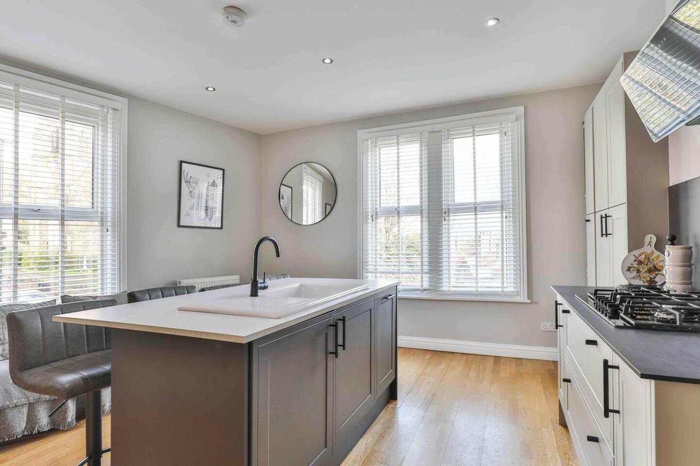 Stylish & Spacious 3 Bed Apartment With Parking Sheffield Esterno foto